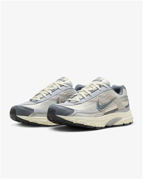 Nike Initiator light bone/coconut milk/metallic 